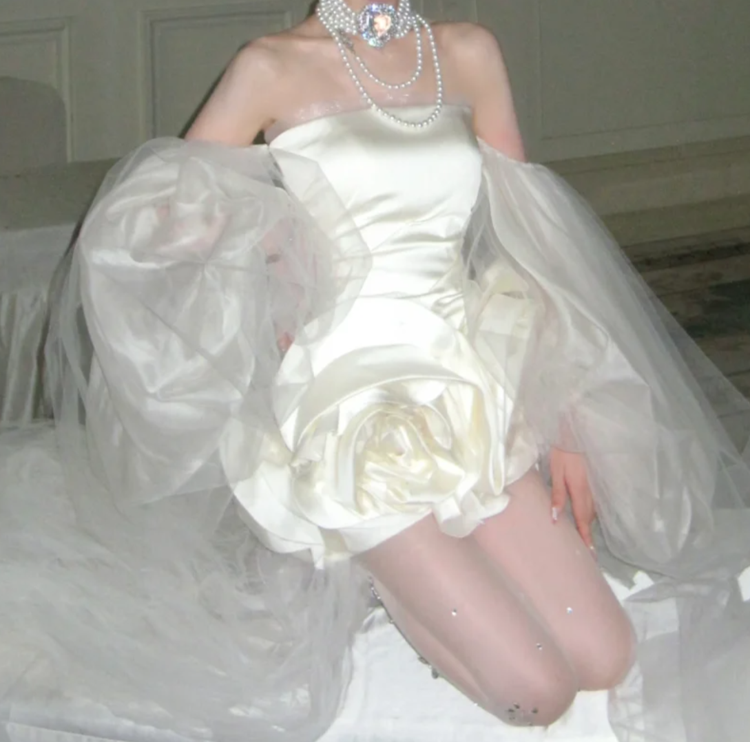 Fascinating Strapless Homecoming Dress White Satin Floral A-Line Birthday Dress GG7849