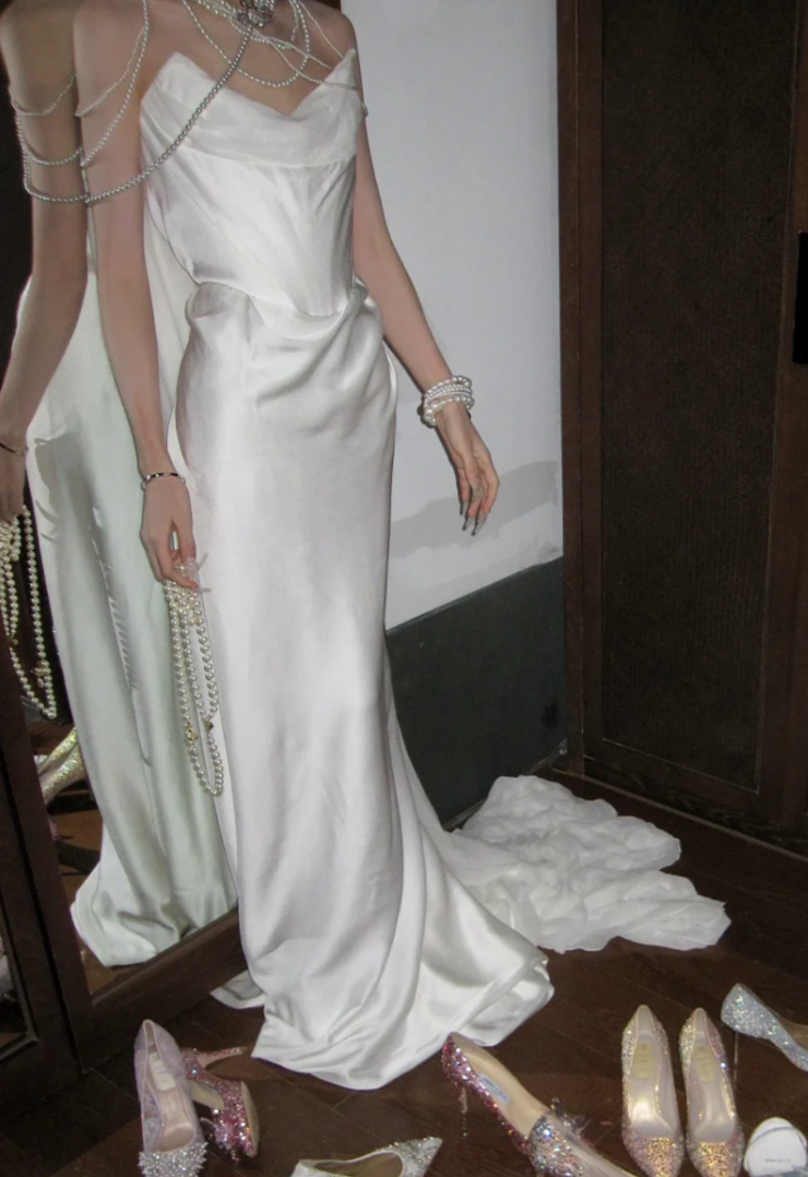 Romantic Strapless Wedding Dress White Satin Mermaid Bridal Dress GG7887