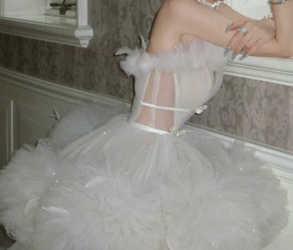 Fascinating Strapless Tiered Wedding Dress Feather Ruffles A-Line Bridal Dress GG7889