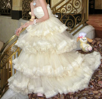 Glamorous Strapless Tiered Wedding Dress Ivory Tulle A-Line Bridal Dress GG7907