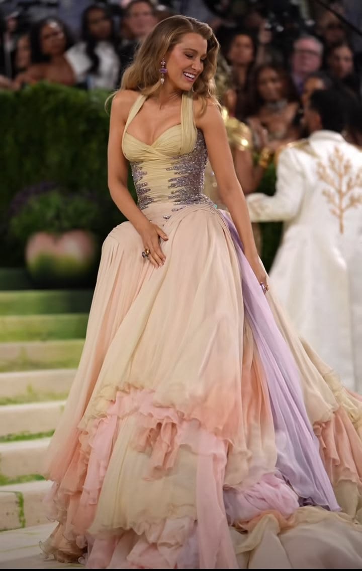 Playful Halter Neck Sequins Prom Dress Pink Ruffles Tulle Evening Dress GG7925