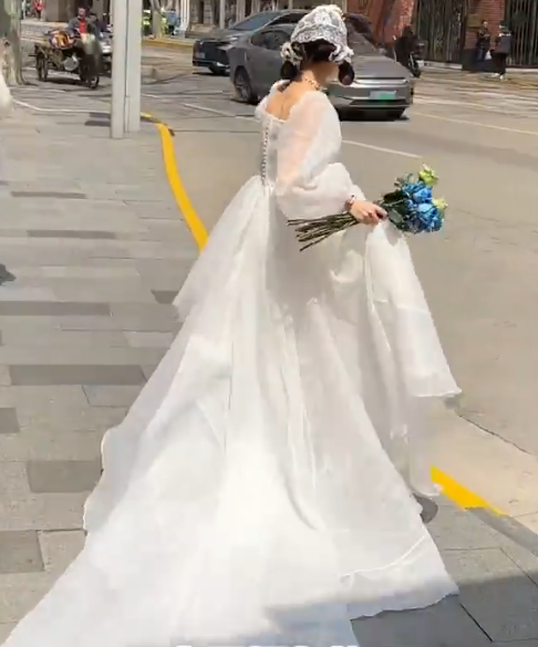Glam Square Neck Wedding Dress Long Sleeve Tulle A-Line Bridal Dress GG7930