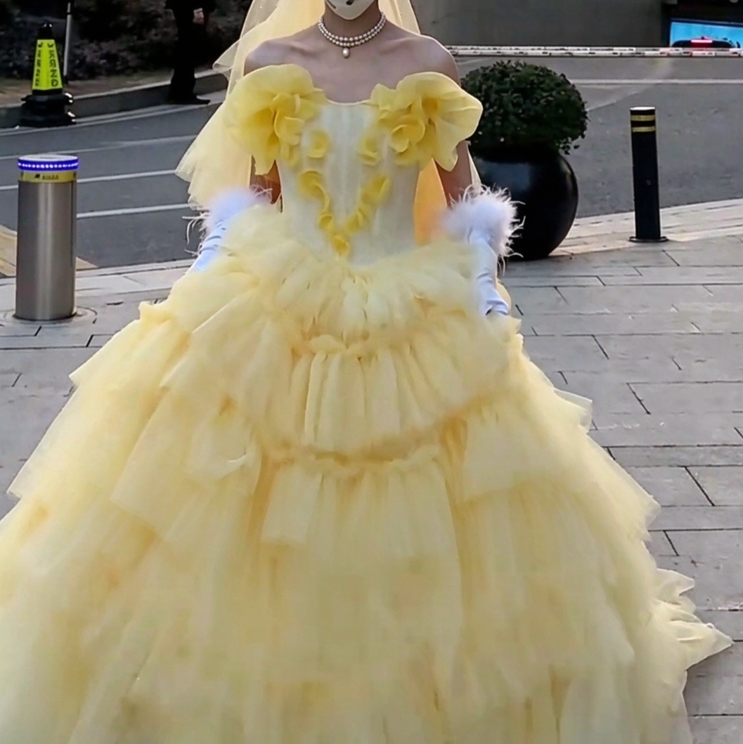 Alluring Strapless Yellow Prom Dress Ruffles Tulle Tiered A-Line Evening Dress GG7946