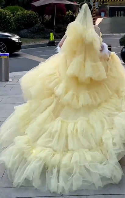Alluring Strapless Yellow Prom Dress Ruffles Tulle Tiered A-Line Evening Dress GG7946