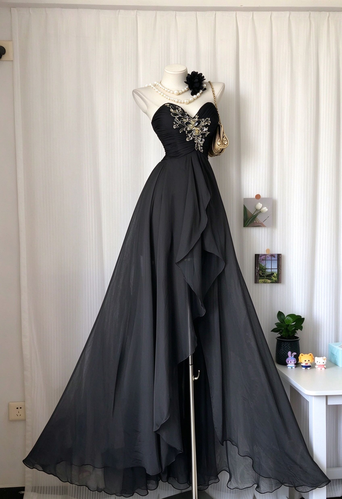Chic Sweetheart Neck Prom Dress Black Beading A-Line Evening Dress GG7957