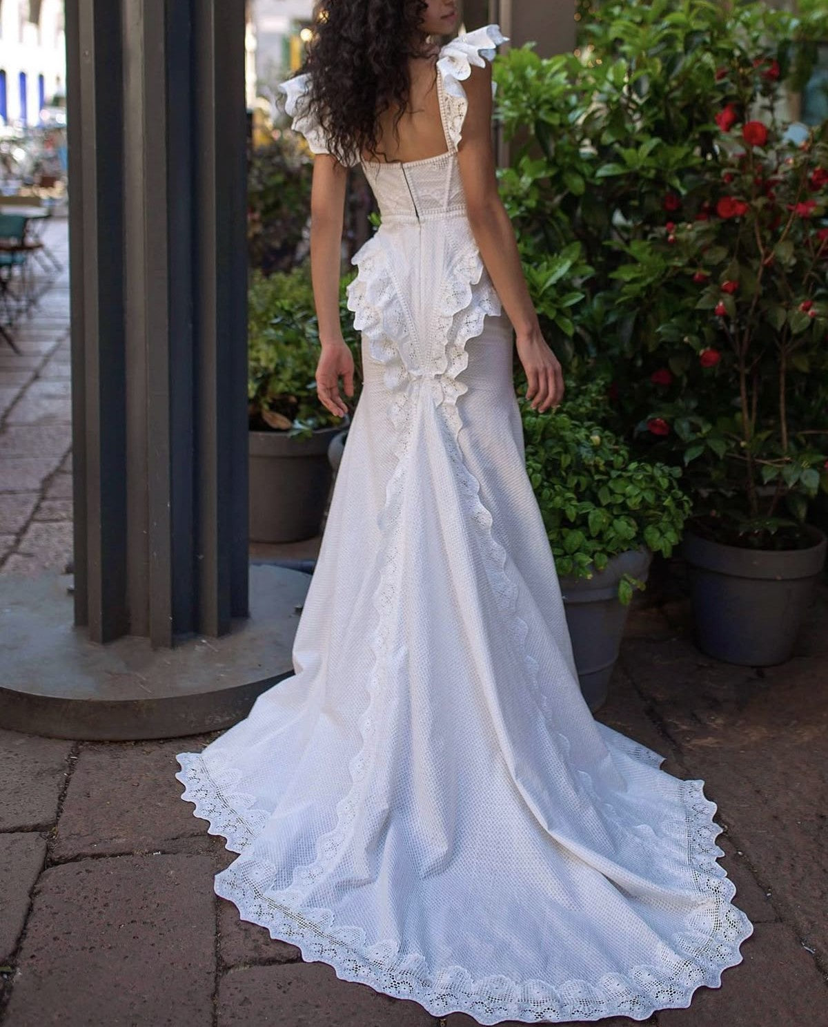 Classical Square Neck Slit Wedding Dress Ruffles Mermaid Bridal Dress GG7963