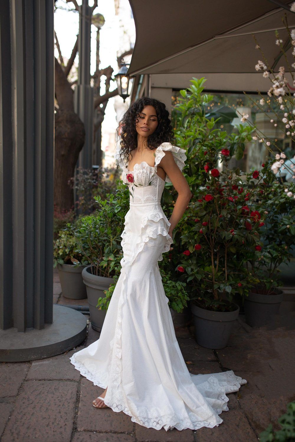 Classical Square Neck Slit Wedding Dress Ruffles Mermaid Bridal Dress GG7963
