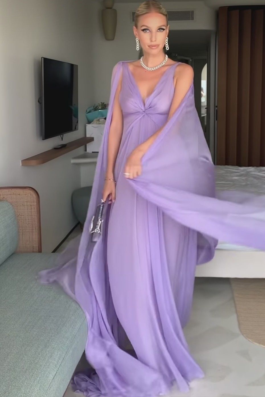 Flowy V Neck Prom Dress Purple Chiffon A-Line Evening Dress GG8003