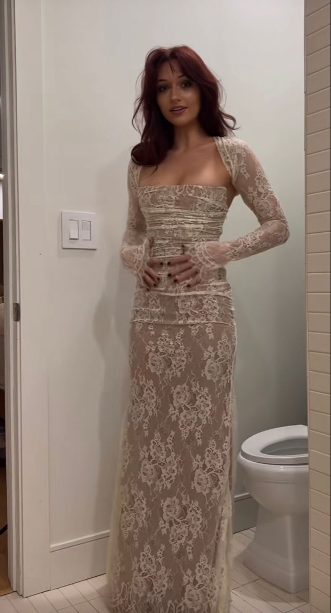 Retro Strapless Prom Dress Beige Lace Mermaid Evening Dress GG8007
