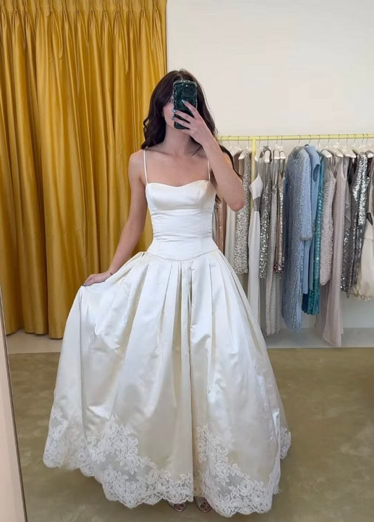 Chic Spaghetti Straps Wedding Dress Appliques Satin A-Line Bridal Dress GG8014