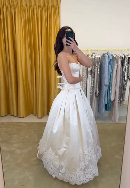 Chic Spaghetti Straps Wedding Dress Appliques Satin A-Line Bridal Dress GG8014