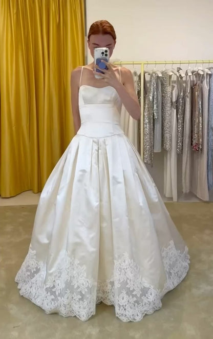 Chic Spaghetti Straps Wedding Dress Appliques Satin A-Line Bridal Dress GG8014