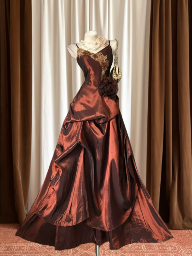 Romantic Spaghetti Straps Prom Dress Red Appliques Satin A-Line Evening Dress GG8024