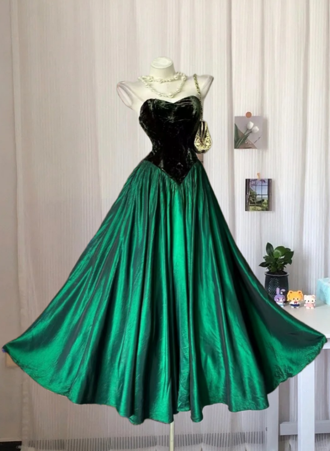 Fascinating Strapless Prom Dress Green Velvet Satin A-Line Evening Dress GG8046