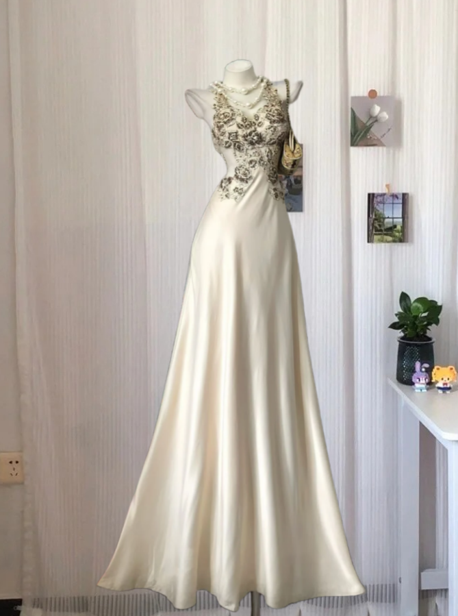 Modern Halter Neck Prom Dress Ivory Beaded A-Line Evening Dress GG8120